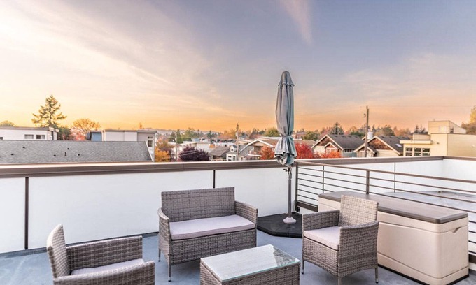Ballard Casa | Remarkable Ballard 1BR w/ Parking, nr Boutiques & Food, by Blueground