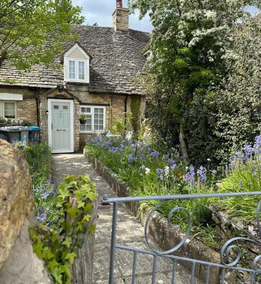 South Leigh Casa | Remarkable Cotswolds 1 bedroom cottage in Finstock