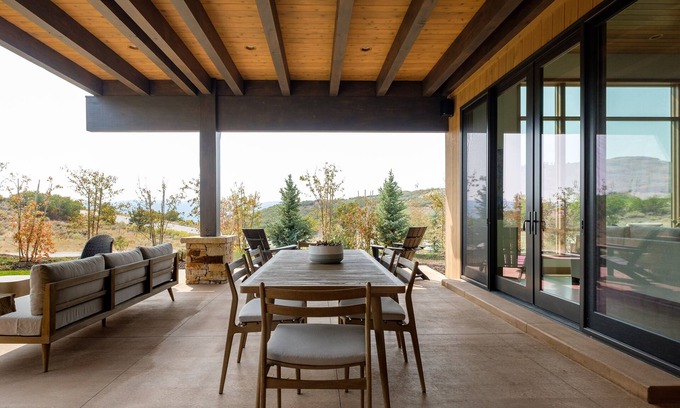 Tuhaye Casa | Remarkable Home in Tuhaye with Private Hot Tub, Golf Course Views, Tasteful Interior Design