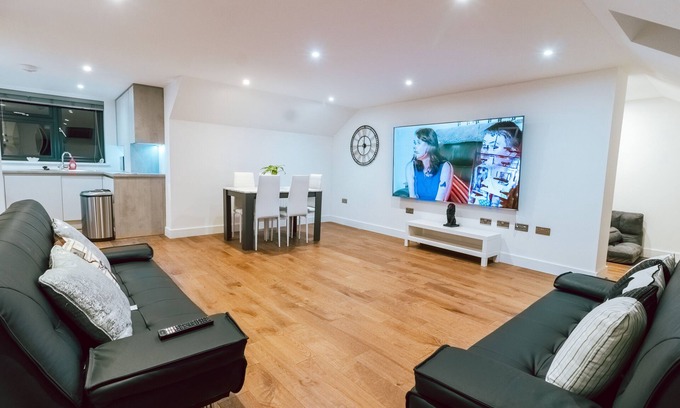 Coulsdon West Apartamento | Remarkable, Penthouse - 3-bed Apartment in Purley