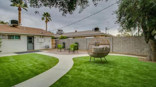 Western Villa Casa | Remodeled 2 Bdrm w Yard in Old Town Scottsdale