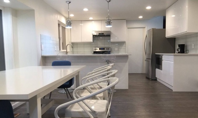 Wilburton Casa | * NUEVO * Remodelado de 4 camas, a minutos del centro de Bellevue