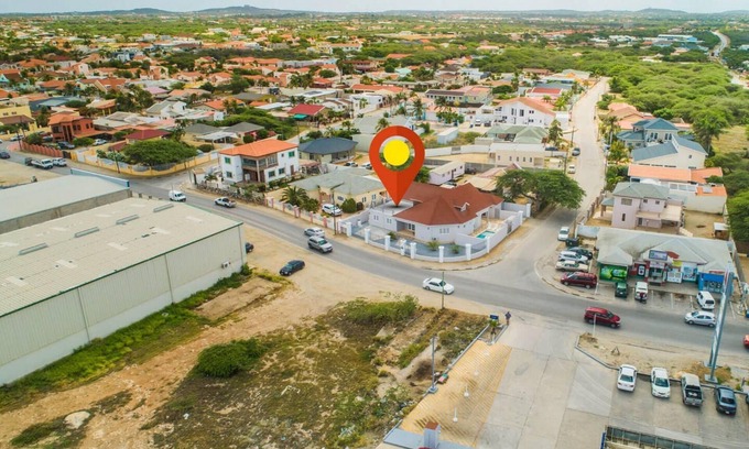 Cunucu Abao Villa | Remodeled 6BR - Privatepool Gameroom Close2beach