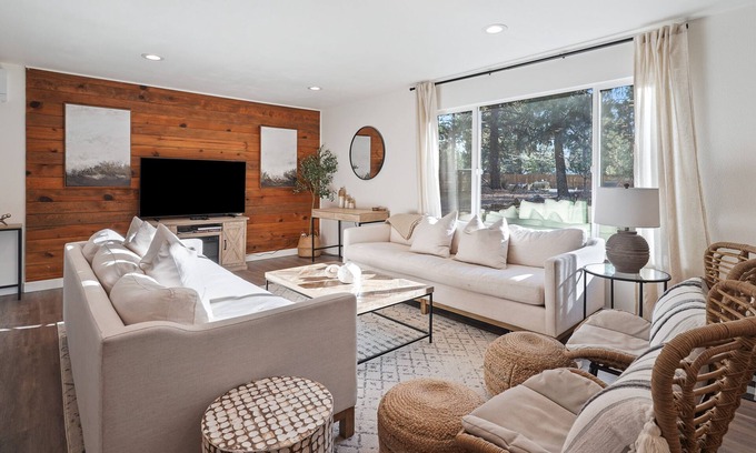 Deschutes River Woods Casa | Remodeled & Adorable, Forest Getaway, Fish, Bike, Hike