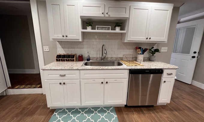 Lake City Casa | Remodeled and Convenient Downtown High Springs Retreat