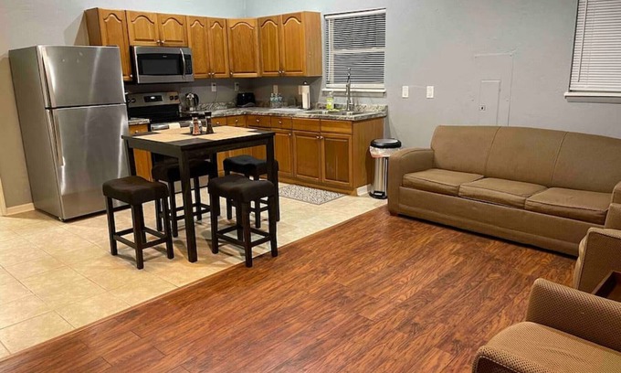Alachua Casa | Remodeled cottage close to Springs and Gainesville