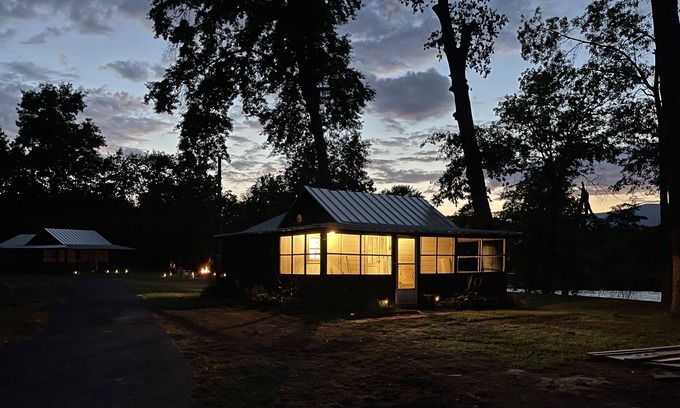 Mount Marion Cabaña | Remodeled cottage with fire pit on 1200 foot of the Esopus Creek