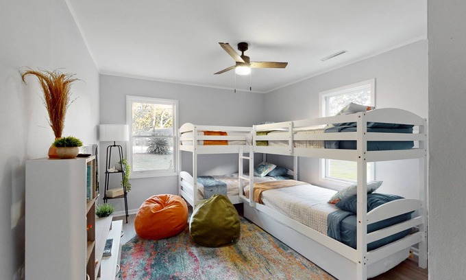 Shell Point Casa | Remodeled cozy ocean themed home with outdoor seating & firepit