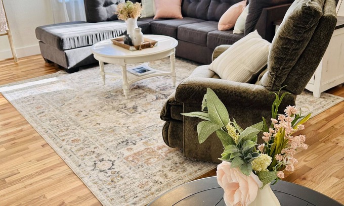 Albany Casa | Remodeled, cozy, vintage charmer