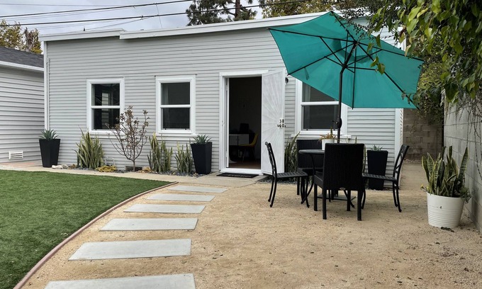 Clarkdale Casa | Remodeled Detached Guest House w/Washer, Dryer and Parking