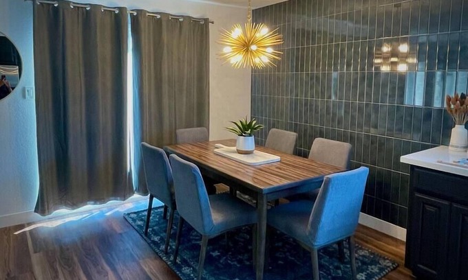 Roseville Casa | Remodeled Excellent Neighborhood