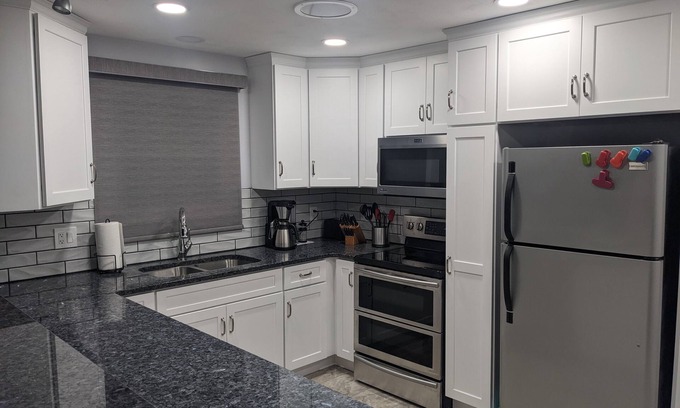 Howard Casa | Remodeled Handicap Access 3-Bedroom, Off I80 exit 158