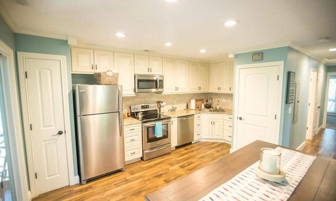 Sloans Valley Condominio | Remodeled Lakefront Woodson Bend Condo- 92-2 Eagle Drive