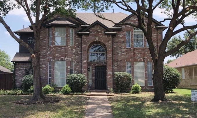 Lewisville Casa | Remodeled luxury with Proximity