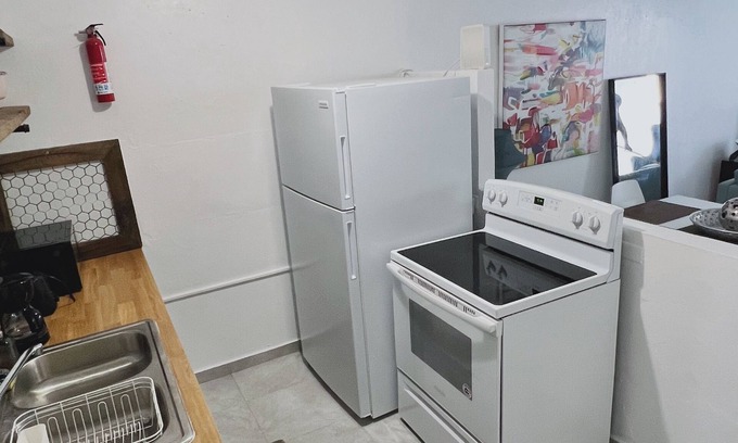 San Anton Casa | Remodeled Modern Home - Best location in Ponce [B]