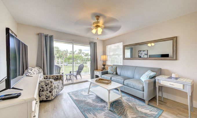 Ocean Side Village Condominio | Remodeled Retreat - Rest, Relax and Rejuvenate!