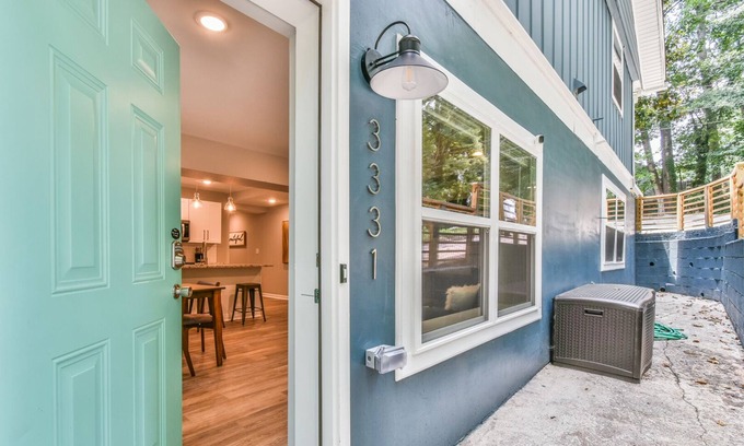 Buford Highway Cabaña | Remodeled & Spacious. With Two Private En-suite Rooms