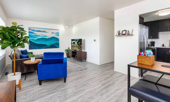 South Richland Casa | Remodeled Two BR With Queen Beds, WIFI and W/D!