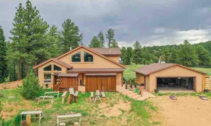 Divide Cabina | Remote Cabin Family Fun Hot Tub