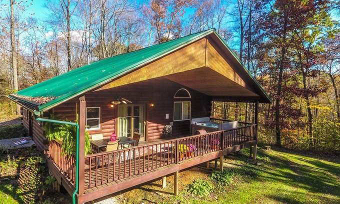 Logan Cabina | Lujoso- Forest Edge Cabin-Vista al bosque-Cabaña-Baño Privado