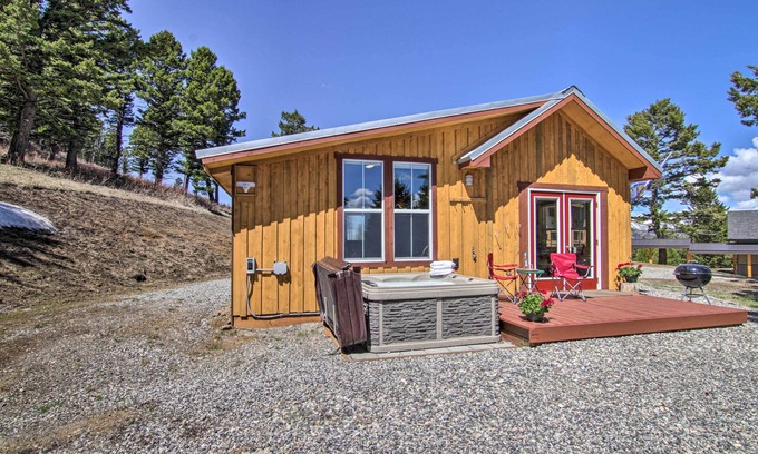 Bozeman Cabina | Remote Mtn Retreat w/ Hot Tub: Outside Bozeman!