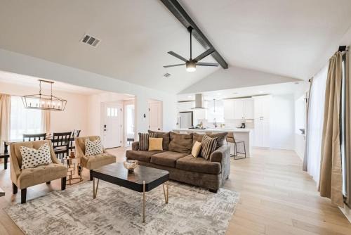 Garden Oaks Casa | Rena Near Heights & Downtown