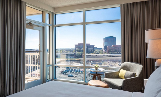 Richardson Hotel | Renaissance Dallas Richardson Hotel