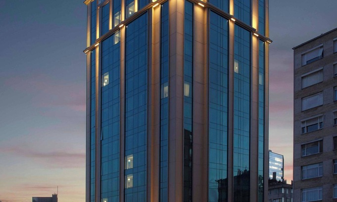 Gayrettepe Hotel | Renaissance Istanbul Polat Bosphorus Hotel
