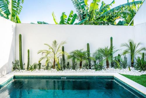 Denpasar Barat Villa | Renjana Villa-2BR Modern Tropical Villa in Seminyak with Private Pool & Rice Field View