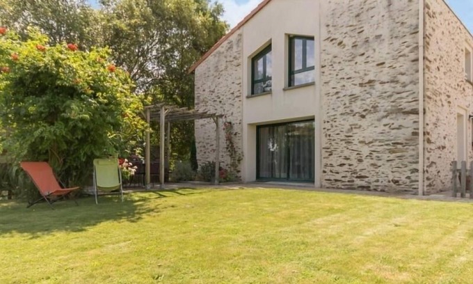 La Chebuette Cabaña | Casa renovada junto al río Loira, cerca de Nantes con jardín y terraza