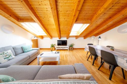 Soria Apartamento | RENOVADO - Ático Plaza Herradores, céntrico y con Wifi