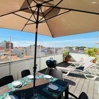 Paranhos Apartamento | Renovado com AC, 2 WC completos, terraço e garagem