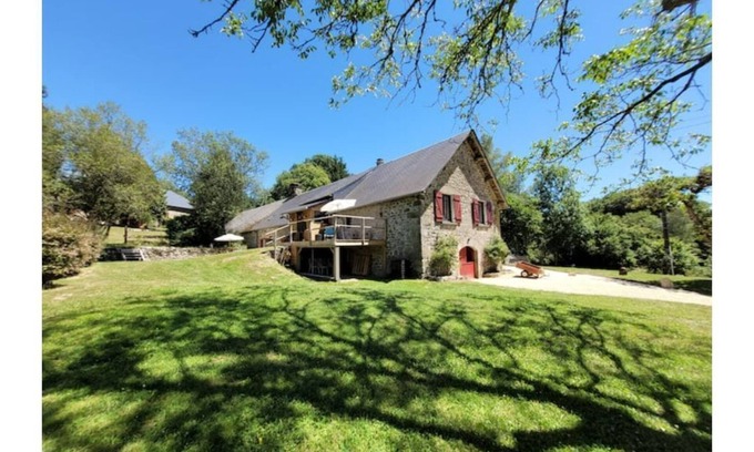 Saint-Yrieix-le-Dejalat Otro | Renovated farmhouse in the heart of nature in Corrèze