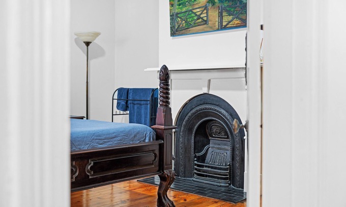 Adelaide Central Business District Cabaña | Renovated 1880s Cottage