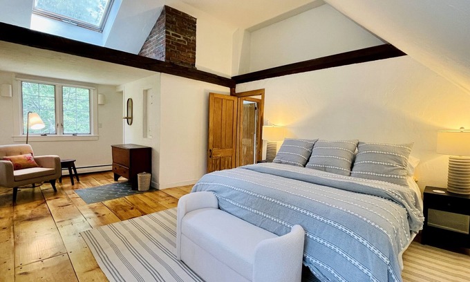Strafford Otro | Renovated 19th Century Farmhouse in private, bucolic setting