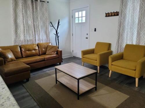 Durham Casa | Renovated 2 Bed Walltown Home Walk To Duke! B