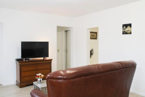 Drancy Apartamento | Renovated 2-bedroom apartment