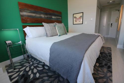 Coconut Grove Apartamento | Renovated 21st Floor Private Unit located in Coconut Grove Hotel