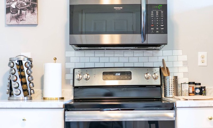 East Durham Apartamento | Renovated 3 Bedroom Close to Downtown
