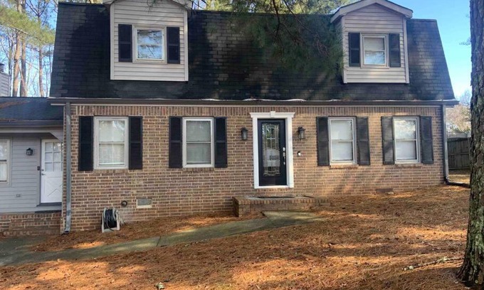 Lawrenceville Casa | Renovated 3bedroom 2.5bath 2 story house w/garage