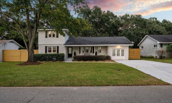 Old Village Casa | Renovated - 4 Bedroom Home in Old Village