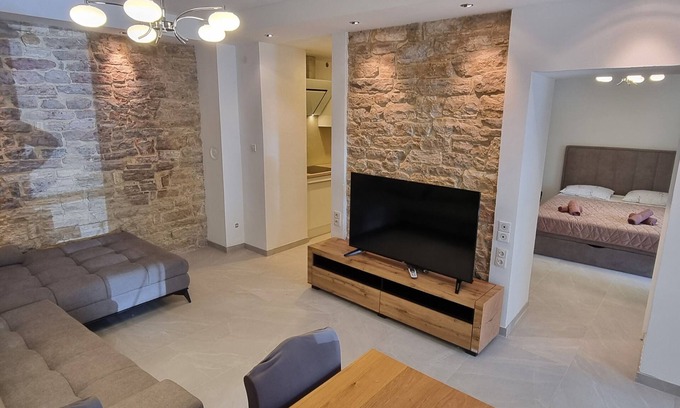 Pridraga Cabaña | Renovated apartment in 130 year old country house