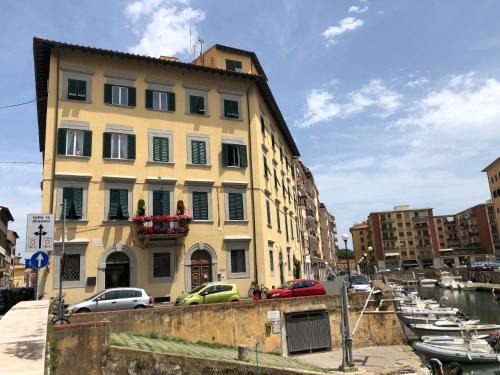 Venezia Nuova Apartamento | Renovated apartment with 3 bedrooms in an historic palazzo between port and old town