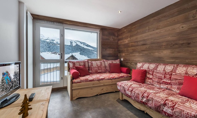 Courchevel Apartamento | Apartamento renovado cerca de las pistas con vista a las montañas y acomodaciones para 6 personas