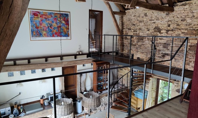 Frayssinet-le-Gelat Casa | Renovated barn in 1823 farmhouse. Garden and shared pool.