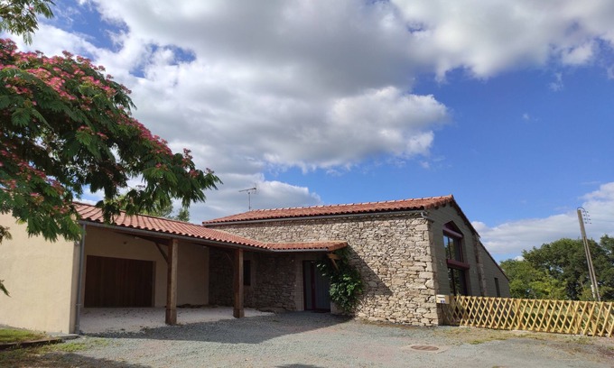 La Verrie Casa | Granero reformado de 125 m² a 10 de Puy du Fou. Gran espacio exterior.