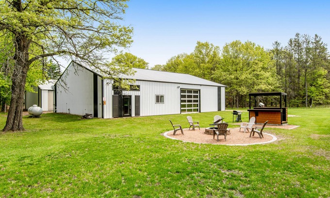 Mather Casa | Renovated barn retreat with firepit, grill, sauna, foosball, kayaks & movie room