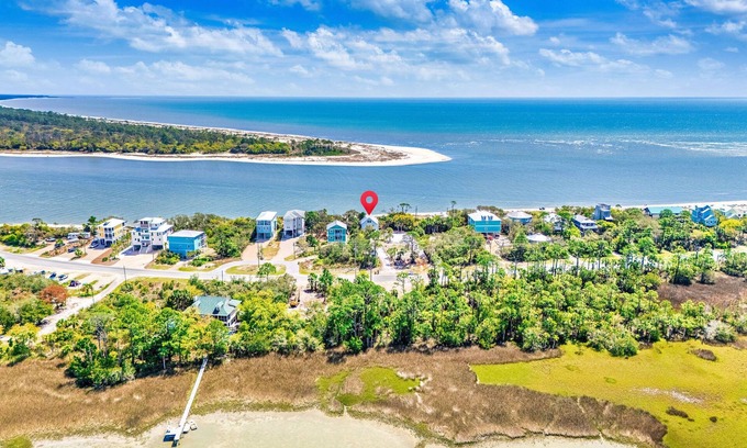 Indian Pass Casa | Renovated! Beachfront on IP, Dog Friendly w/ Boat Parking!
