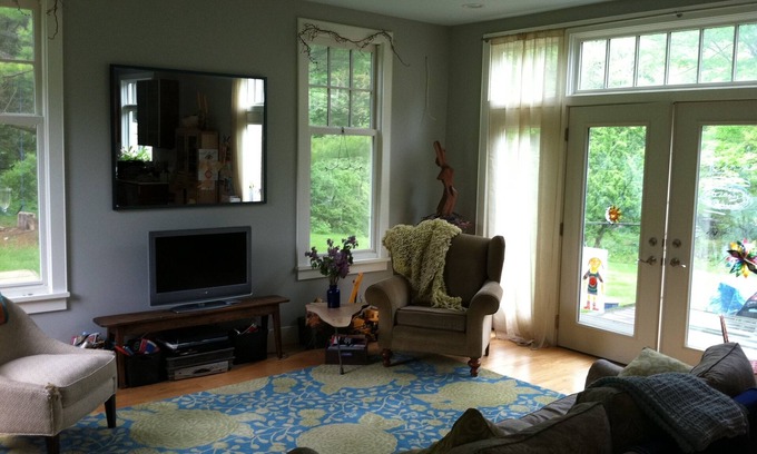 Richmond Otro | Renovated Berkshires Farmhouse - minutes from hiking, swimming, and Tanglewood