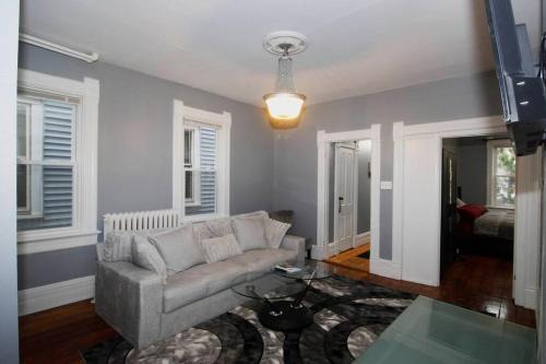 Lower East Side Apartamento | Renovated Brady St. Classic